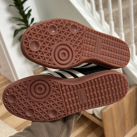 Adidas Samba Black and White Sneakers (Men’s size 7 / FR 40) - Picture 3 of 10